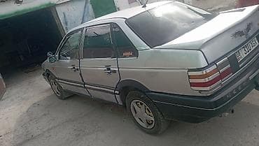 211 mers: Volkswagen Passat: 1988 г., 1.8 л, Механика, Бензин, Седан — 4