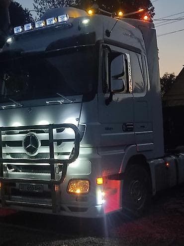урмат бетон: Жүк ташуучу унаа, Mercedes-Benz, Стандарт, 7 т, Колдонулган — 3
