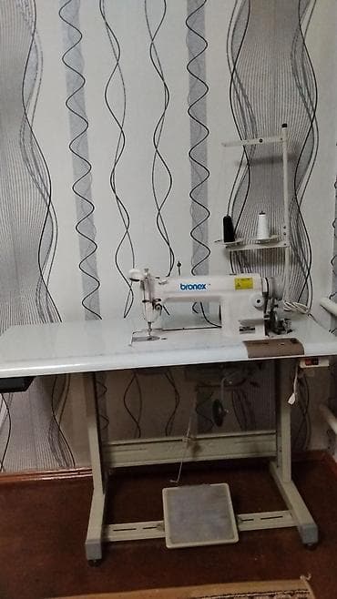 шивеный машинка: Швейная машина с мотором, толком не работала стоит дома, продаю связи — 3