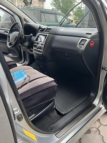 тайоьа: Toyota Avensis Verso: 2004 г., 2 л, Автомат, Бензин, Минивэн — 3