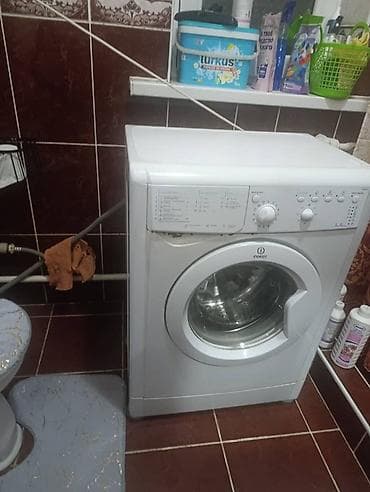 Климатическая техника: Стиральная машина Indesit, фронтальная загрузка. Б/У работает хорошо 👌 — 1