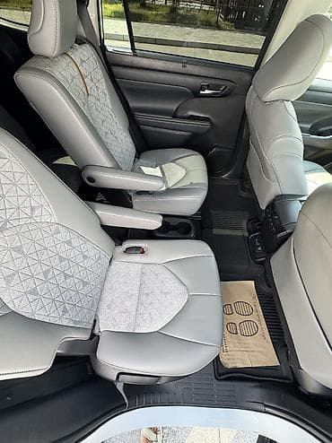 vin code: Toyota Highlander: 2023 г., 2.5 л, Вариатор, Гибрид, Внедорожник — 10