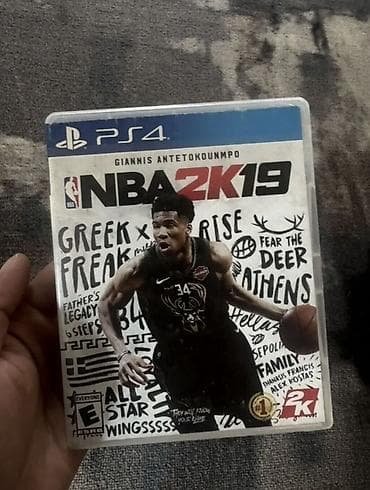 aphone 6: PlayStation 4 (оригинальная версия, «fat») с двумя геймпадами — 4