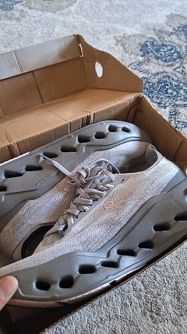 ice berlin: Кроссовки On (размер 42-43) Cloudtilt/CloudTec Phase, серыйт. - — 2