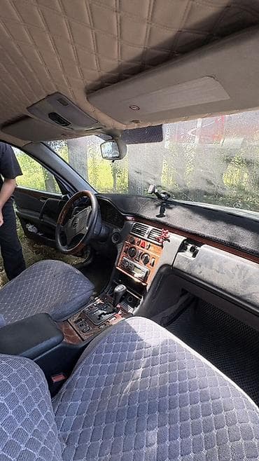 максус авто: Mercedes-Benz 220: 1999 г., 2.2 л, Автомат, Дизель, Седан — 4