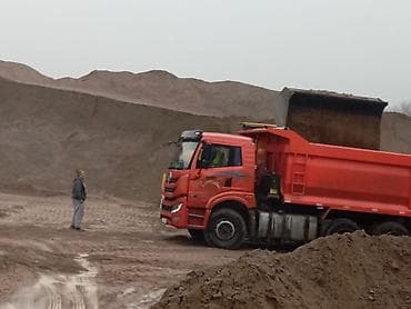 Сыпучие материалы: Песок, В тоннах, Хово, Камаз, Зил — 2