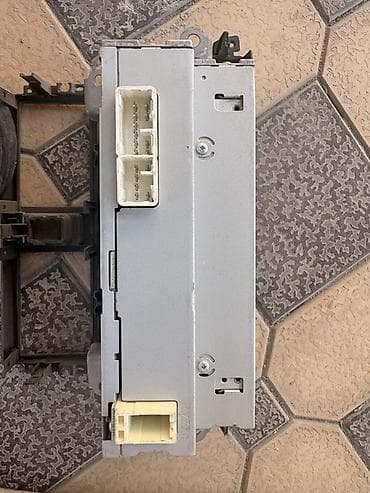 sony xplod: Toyota Yaris 2015 год Штатная магнитола Toyota (Panasonic) с рамкой — 3