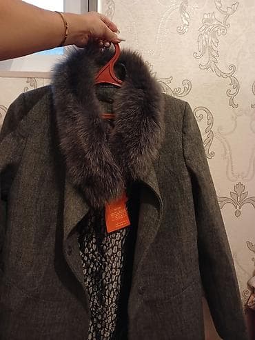 loreta пальто цена: Пальто loreta
новый
тёплый 
размер 42-44
цена 8 000сом
Тел — 4