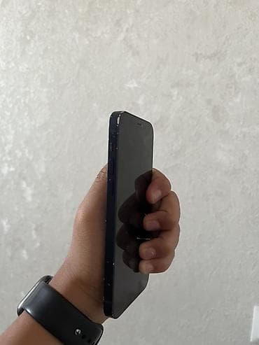 телевизор ч б: IPhone 12, 128 ГБ, цвет чёрный. Характеристики и детали: - Экран — 6