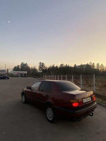 авто купить: Volkswagen Vento: 1992 г., Бензиновая — 4