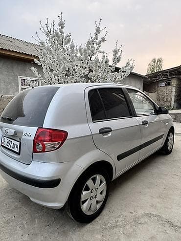 авто сатылат: Hyundai Getz: 2003 г., 1.3 л, Кол менен иштөөчү, Бензин, Хетчбек — 5