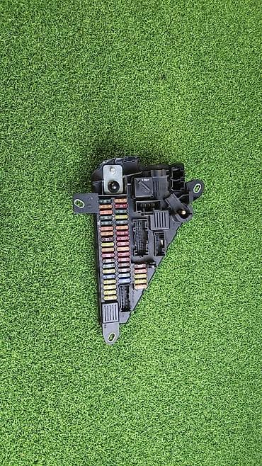 Е60 блок предохранитель 6 906 —-618 Год2007 В отличном состоянии at lalafo.kg Е60 блок предохранитель 6 906 —-618 Год2007 В отличном состоянии