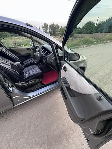 subaru outback xt: Honda Fit: 2004 г., 1.3 л, Автомат, Бензин, Хэтчбэк — 3