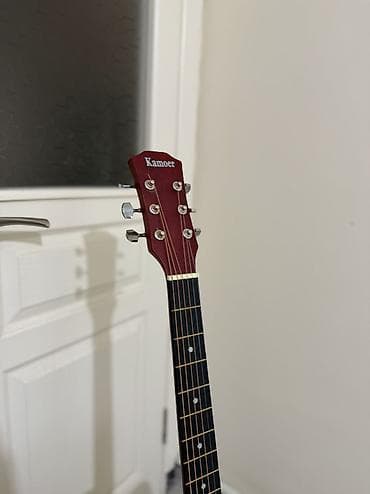 Синтезаторы: Срочно продается акустическая гитара 41 размер в отличном состоянии — 4