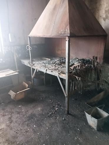 Аппараты для стирки ковров: Кузнечный участок с оборудованием для горячей ковки. Состав: - — 2