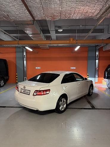 2011: Toyota Camry: 2011 г., 2.5 л, Бензин, Седан — 5