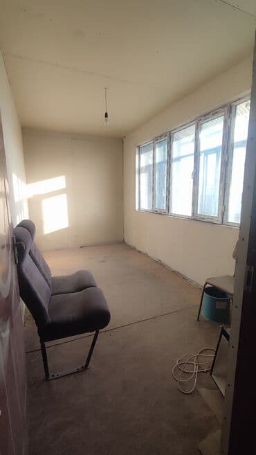 срочно продаю в связи с переездом: 3 комнатный дом + здание с производственно-складским потенциалом — 18