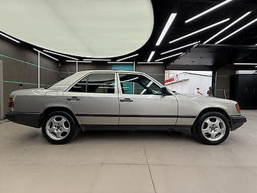 v class: Mercedes-Benz W124: 1988 г., 2.3 л, Механика, Бензин — 10