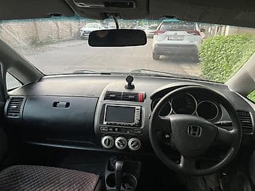 Продажа авто: Honda Fit: 2001 г., 1.3 л, Вариатор, Бензин, Хэтчбэк — 1