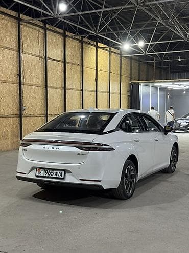тойота ярис сатып алуу: 2026г GAC Aion S Plus — электрический седан белого цвета. Кузов и — 4