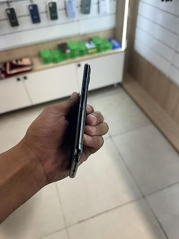 iphone se2020: IPhone 11 Pro, Matte Midnight Green — 3