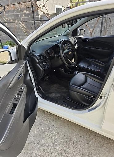 шевроле оникс: Chevrolet Spark: 2016 г., 1 л, Вариатор, Бензин, Хэтчбэк — 9