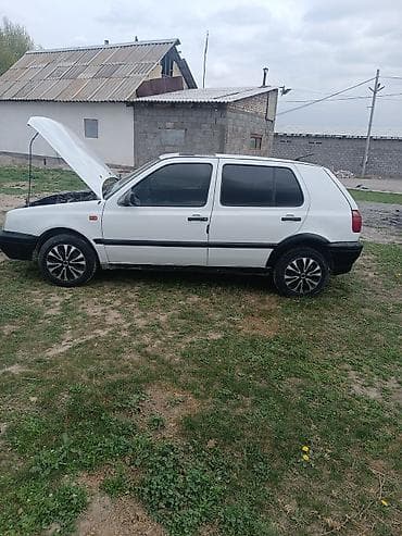 Volkswagen Golf: 1993 г., 1.6 л, Кол менен иштөөчү, Бензин, Хетчбек — 3