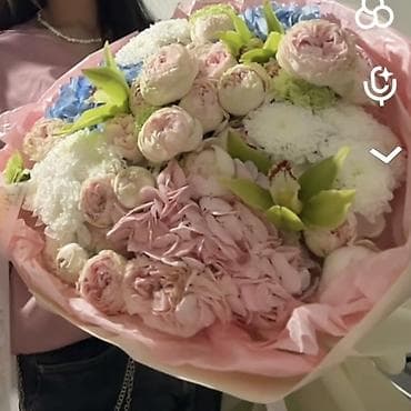 Пышный авторский букет в пастельной гамме Состав: - Пионы