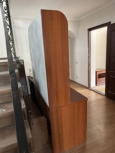 Столдор: Компьютердик үстөлү, Текчелери бар — 8