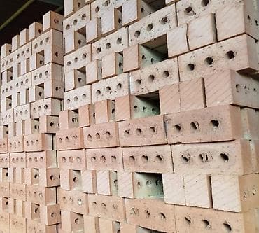 1. Кирпич соня 2. Без посредник 3. Количество ровно 💯💯💯 4. Хороший