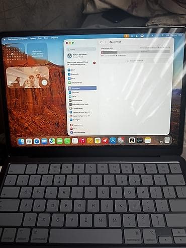 apple iphone 6 plus: Apple MacBook (на экране — «MacBook Neo») в цвете indigo — 1