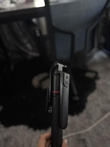Селфи‑палка/штатив с Bluetooth-пультом Компактная складная