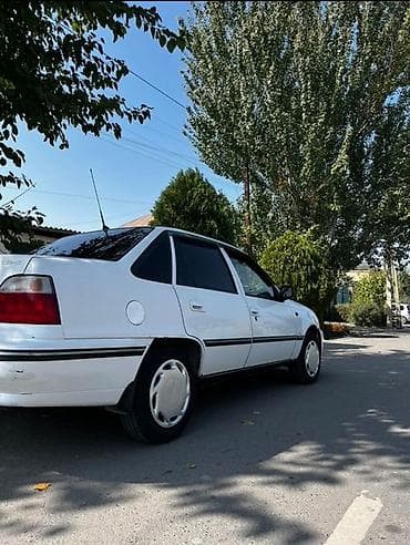 автоломбард бишкек продажа авто: Белый седан/лифтбек компакт-класса, 4 двери, кузов с классическими — 2