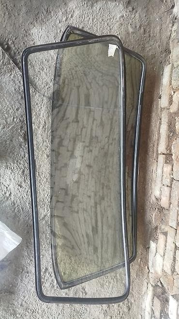 Автомобильные стекла с уплотнителями - Комплект из двух стекол