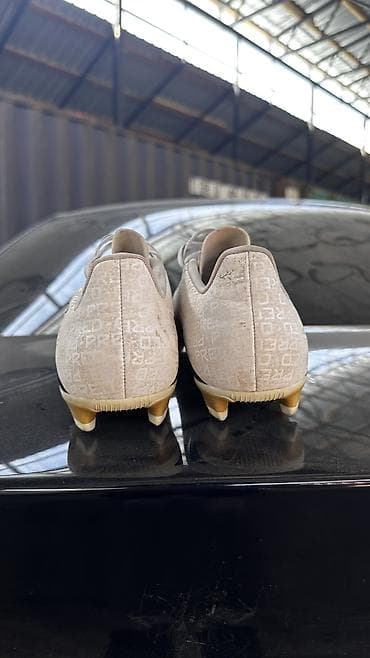 германский обувь: Футбольные бутсы Adidas Predator (FG) - Серия: Predator (маркировка — 5