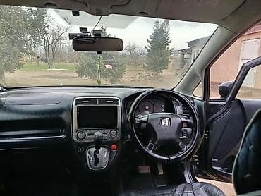 Honda Stream: 2004 г. — 10