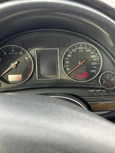 Audi A4: 2003 г., 2 л, Автомат, Бензин, Седан