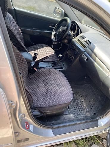Транспорт: Mazda 3: 2004 г., 2 л, Механика, Бензин, Хэтчбэк — 6