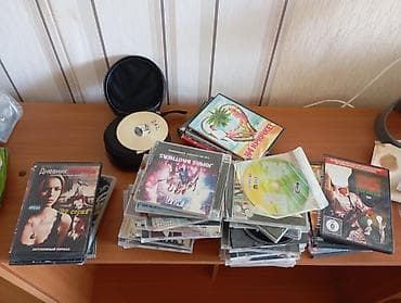 4 серия: Подборка дисков CD/DVD/BD с фильмами, сериалами и играми. Разных — 1
