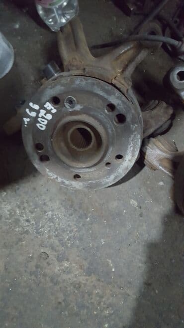 втулка задняя: Mercedes 210 задняя ступица правая левая — 2