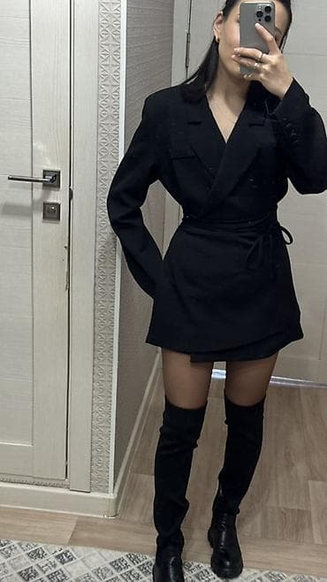 туники со штанами: Женский костюм в стиле «блейзер + мини-юбка-шорты» черного цвета. - — 1