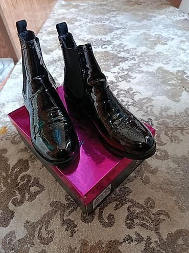 Домашние тапочки: Лакированная женская обувь — два варианта 1) Челси из чёрного — 1