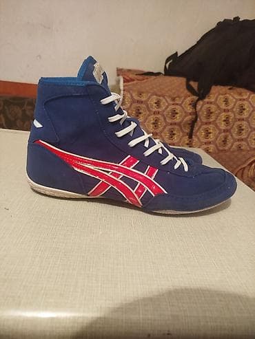 кызыл бел: Эркектердин кроссовкасы, 42, Asics, Колдонулган, түсү - Көк — 1