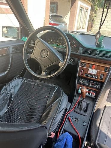 салон сиденья на мерседес 124: Mercedes-Benz W124: 1993 г., Седан — 5