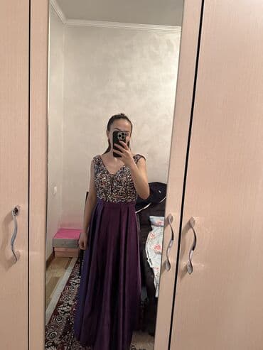 Айымдардын кийими: Кече көйнөгү, А-силуэт, Узун модель, Жеңдери жок, Пайеткалары менен, S — 2