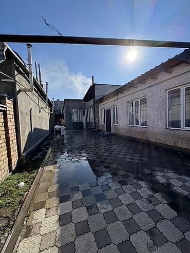 Продажа домов: Просторный частный дом с закрытым двором и светлыми помещениями. Район — 9