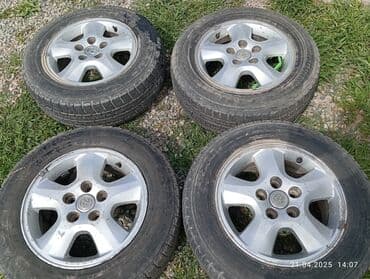 зимние шины на ниву 21214: Литые Диски R 15 Toyota, Комплект, отверстий - 4, Б/у — 3