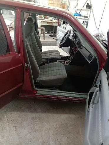 тик: Mercedes-Benz 190: 1992 г., 2 л, Автомат, Седан — 5