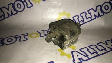 двигател на спринтер: Подушка коробки передач Mercedes-Benz Оригинал — 1