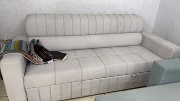 Прямой диван, Трехместный